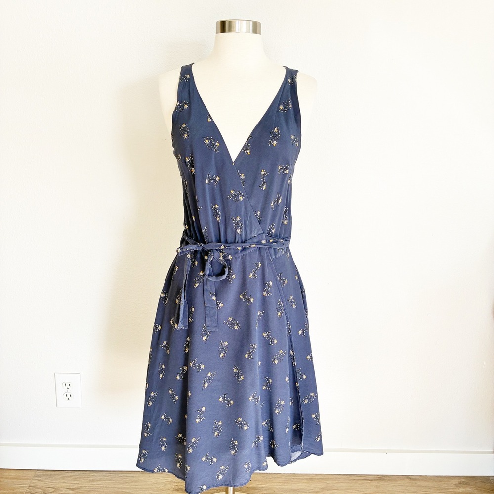Amour Vert Wrap Dress Women S Blue Daisy Floral Sleeveless Tie Waist